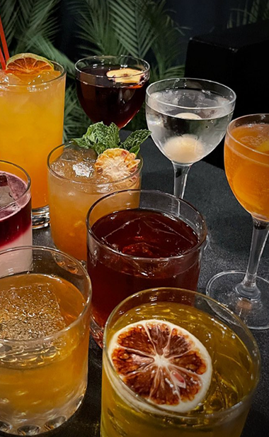 SEASONAL COCKTAILS
